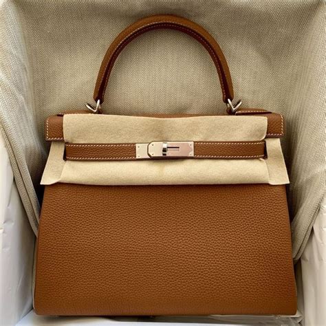 hermes kelly retourne structure.